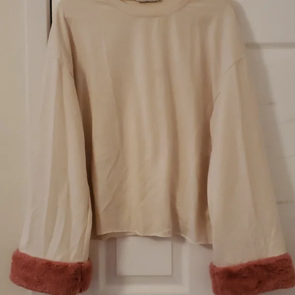 Cropped Top - Picture 2 of 8